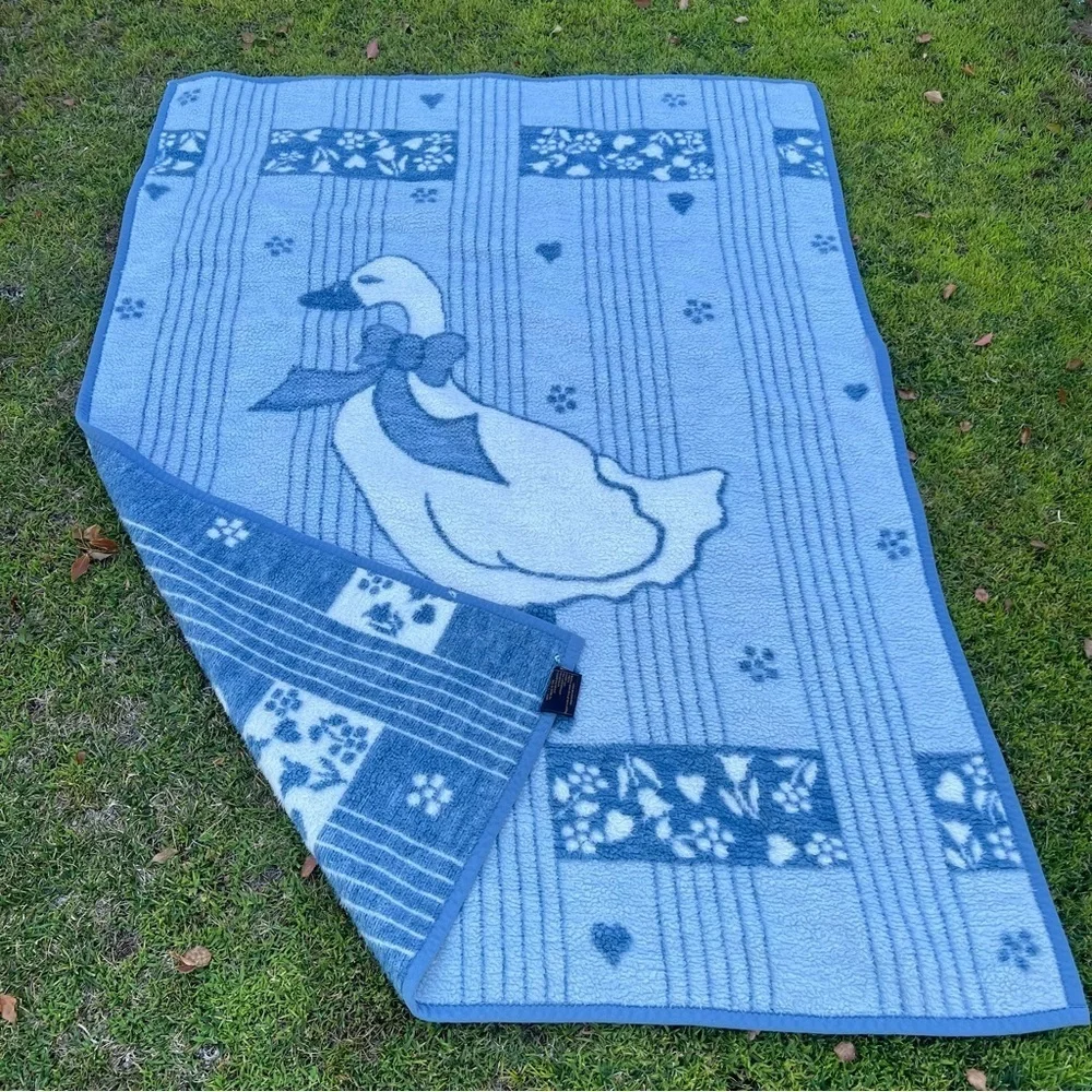 VTG IBENA Blue Country Goose Reversible Throw Blanket Soft Fluffy 54x74 FLAWS